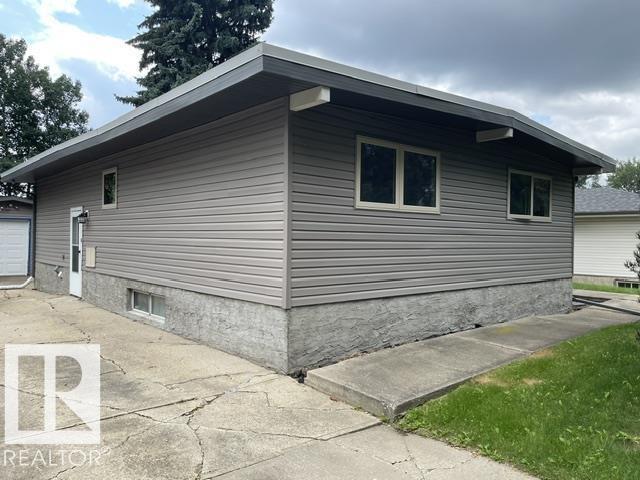 For sale: 27 Gatewood AV, St. Albert, Alberta T8N1A2 - E4503462