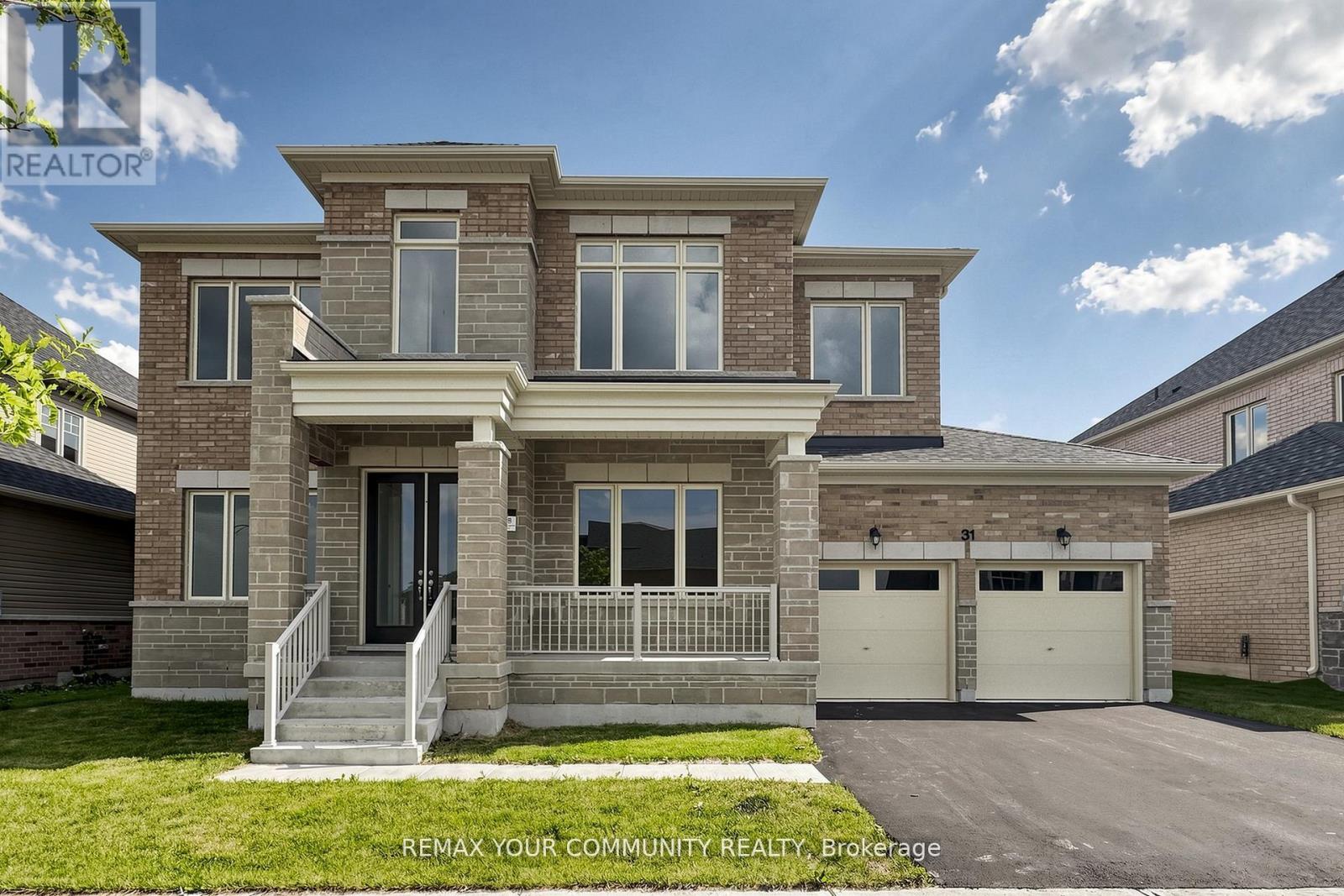 31 LORRAIN HAND CRESCENT