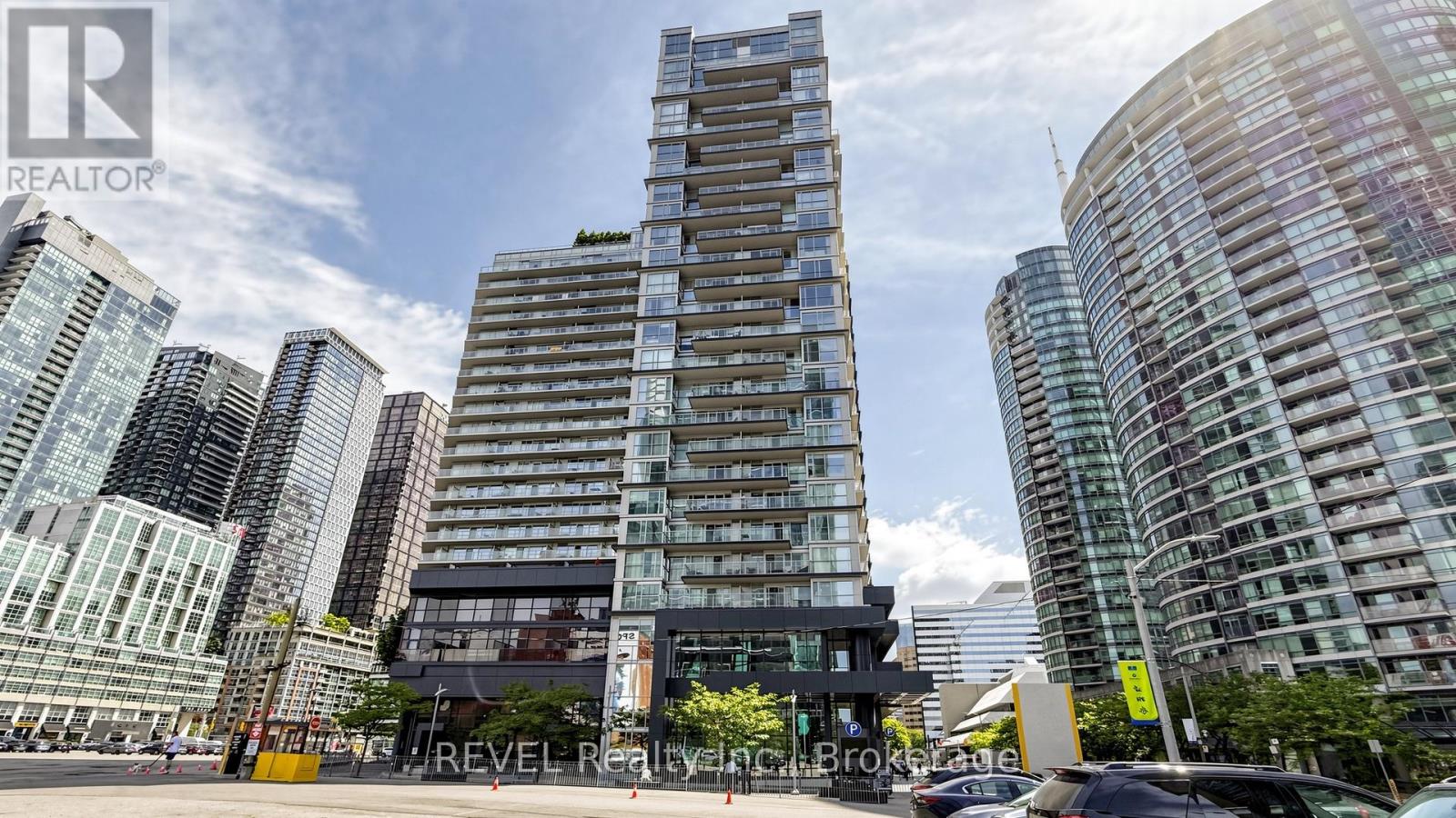 306 - 352 FRONT STREET W