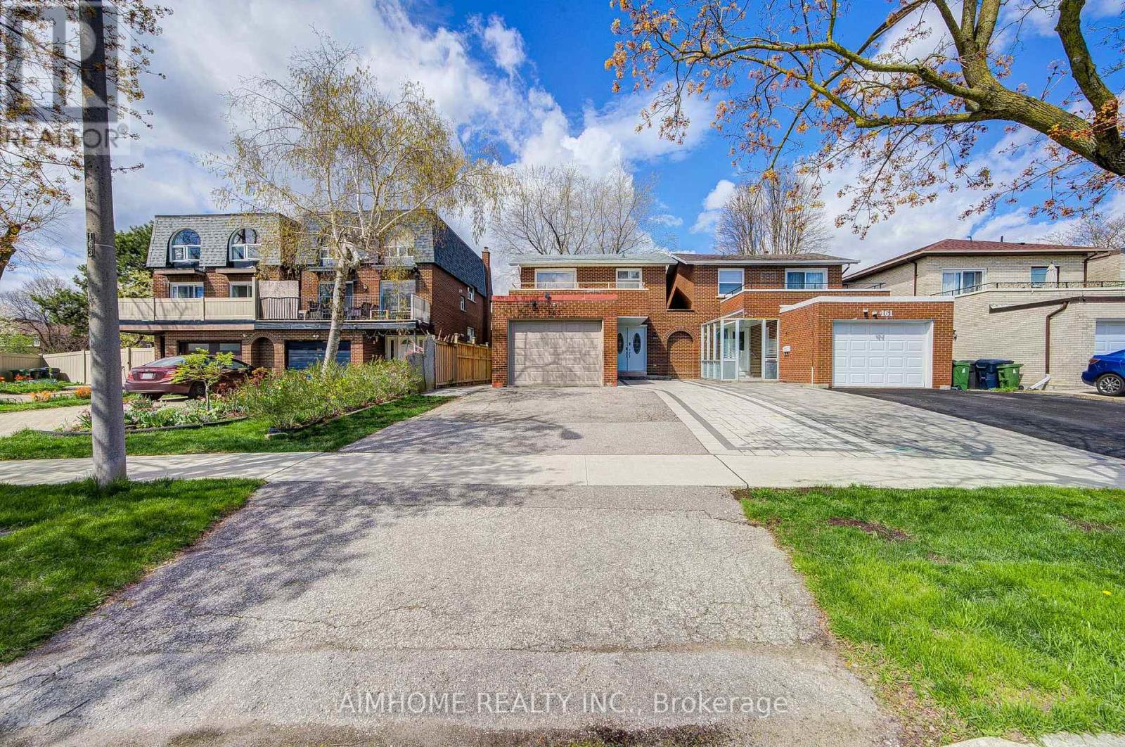 163 CHIPWOOD CRESCENT