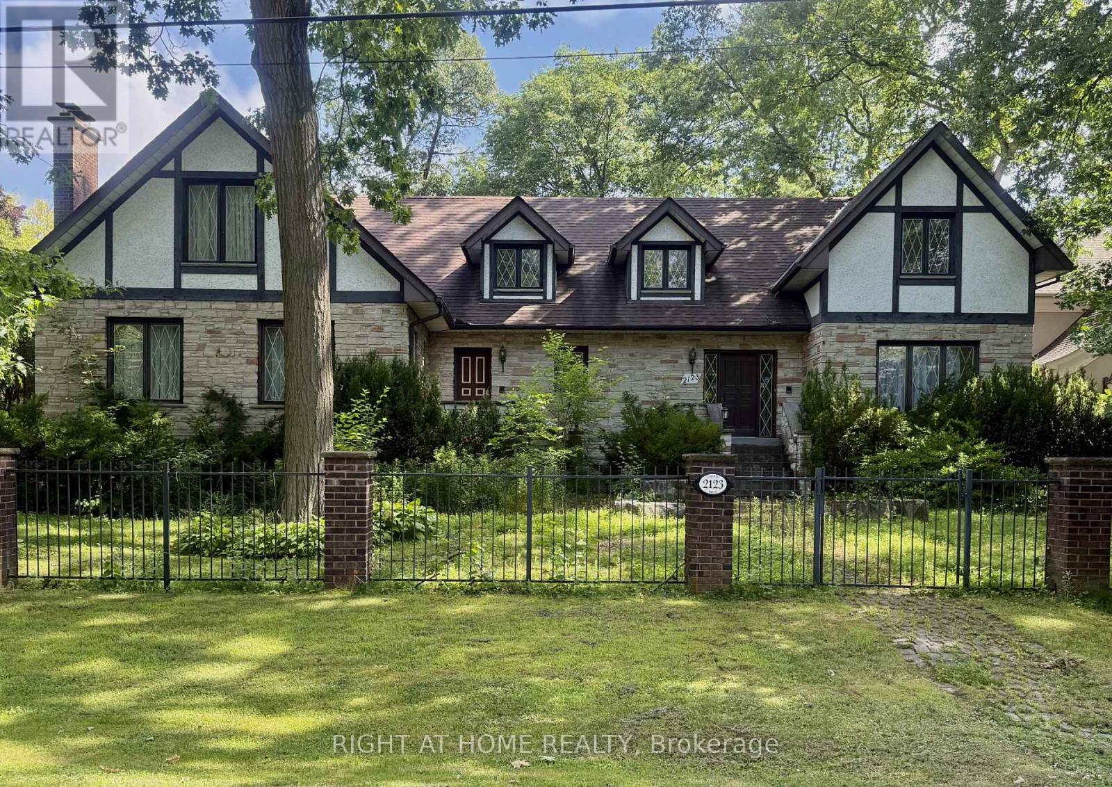 2123 GORDON DRIVE