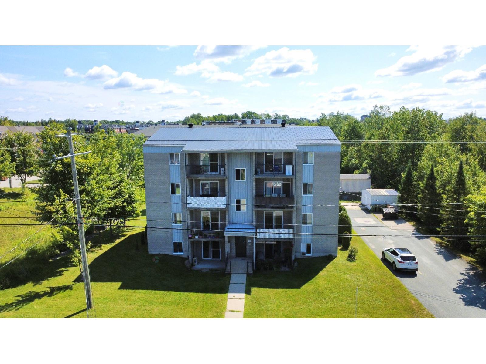 800 Rue McGregor — photo 1