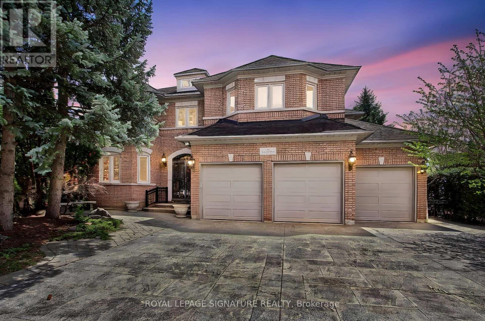 70 GRAYDON CRESCENT