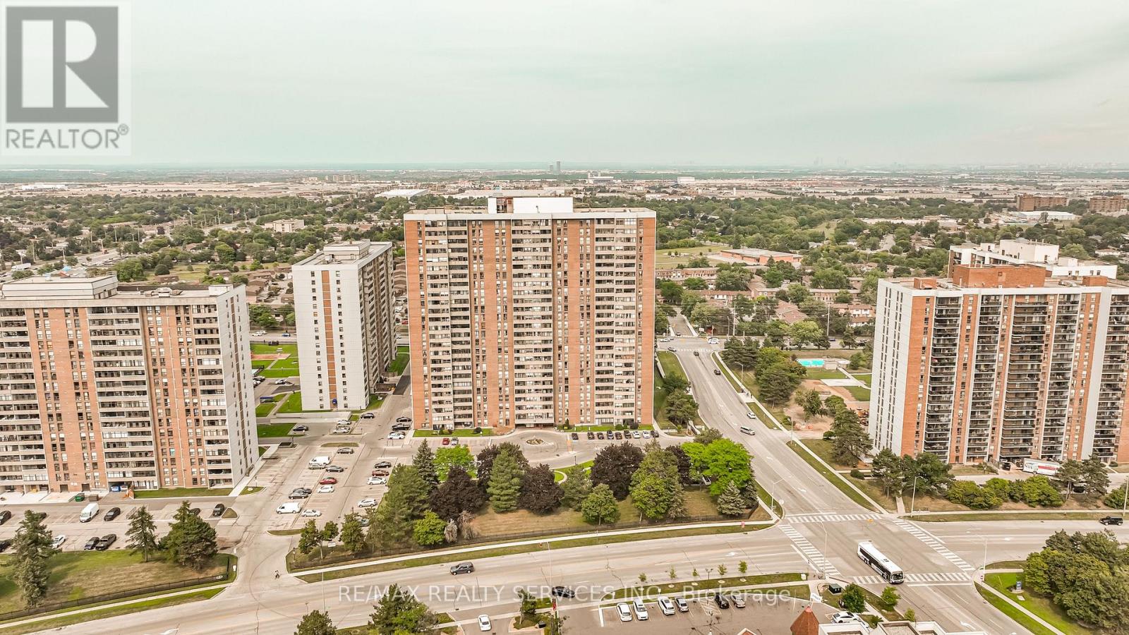 2102 - 18 KNIGHTSBRIDGE ROAD