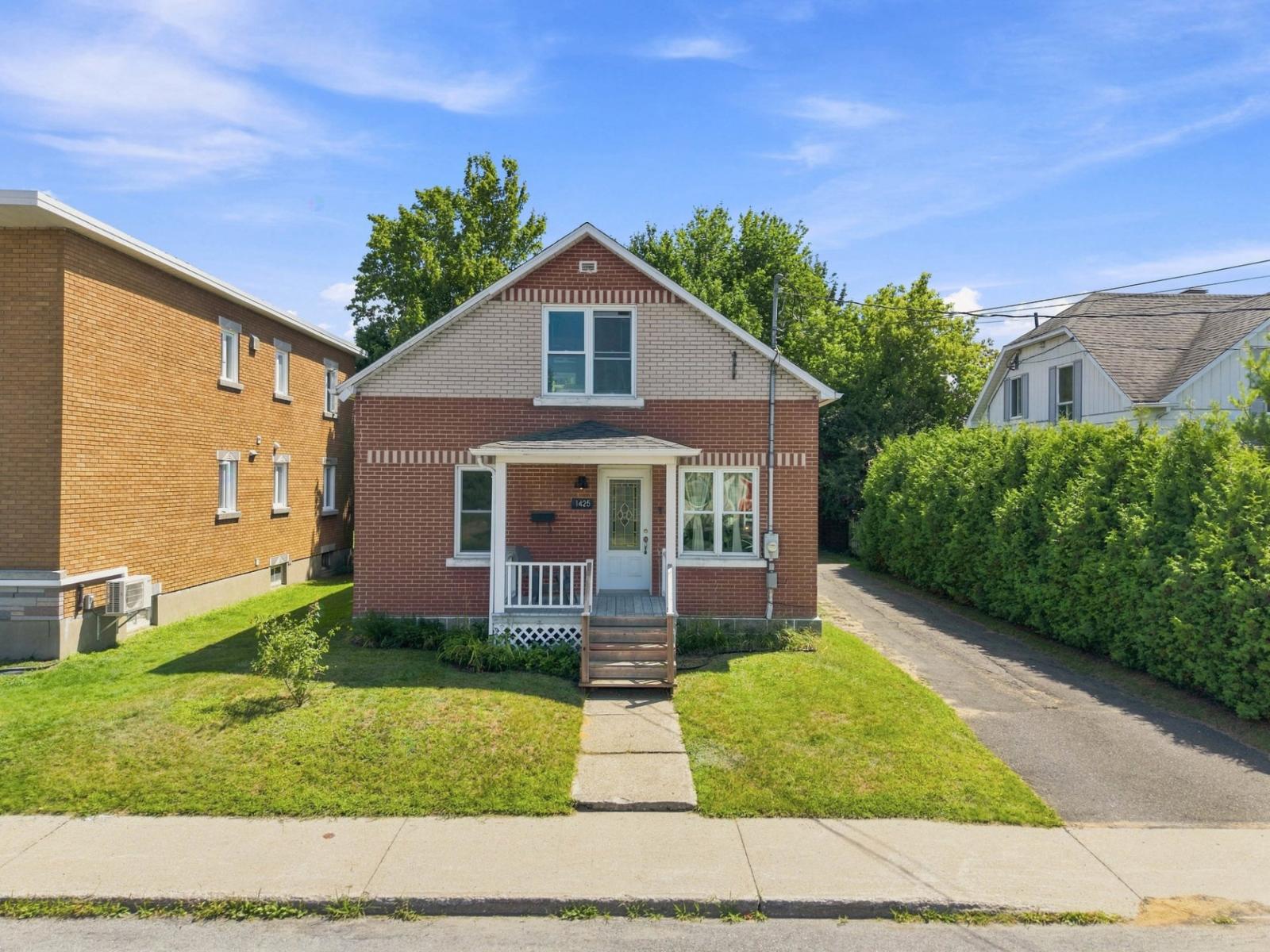 1425 Rue Lalemant — photo 1
