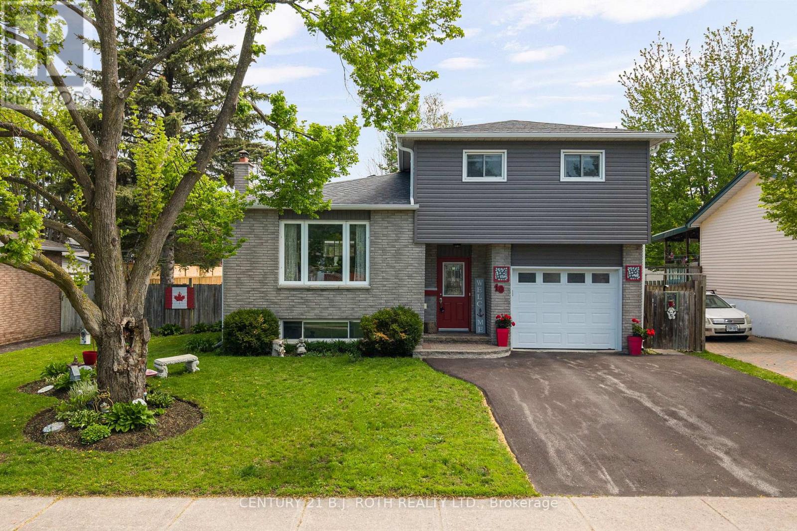 10 ANDREA CRESCENT