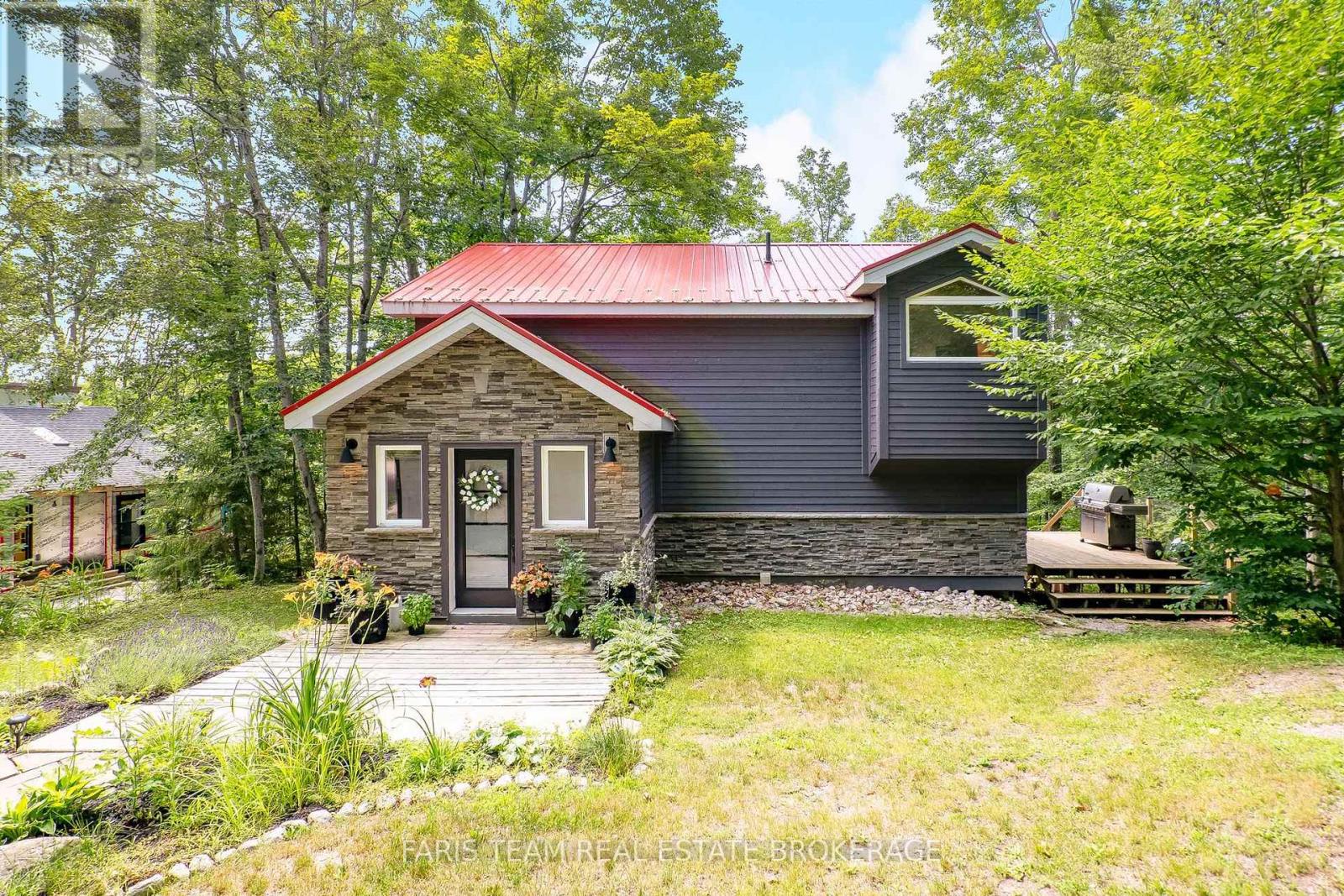 49 HURONWOODS DRIVE
