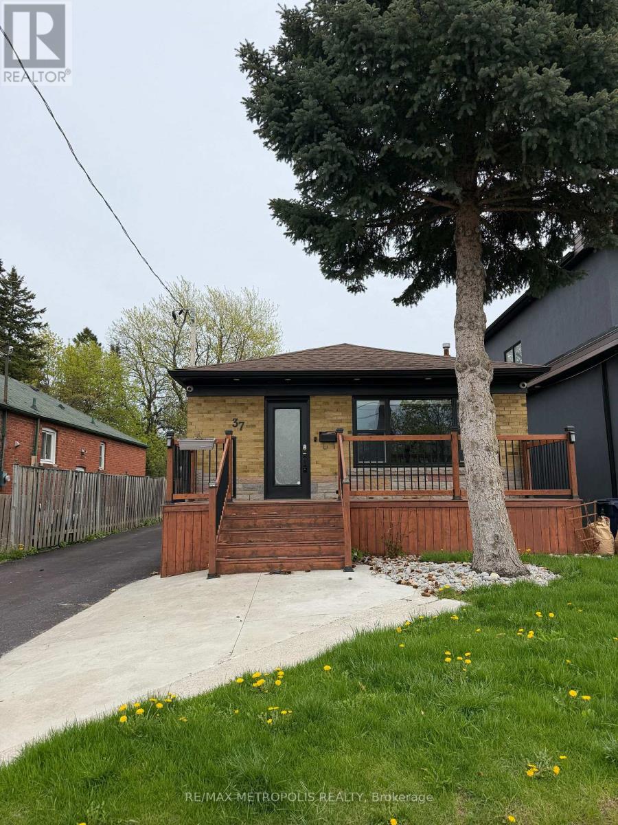 37 LYNVALLEY CRESCENT