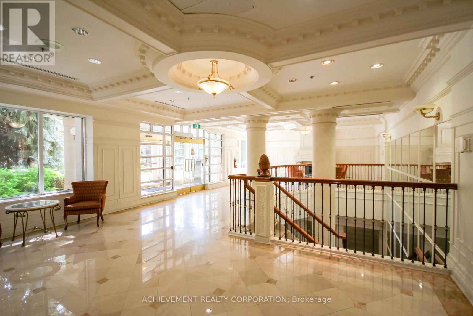 1016 - 18 SOMMERSET WAY