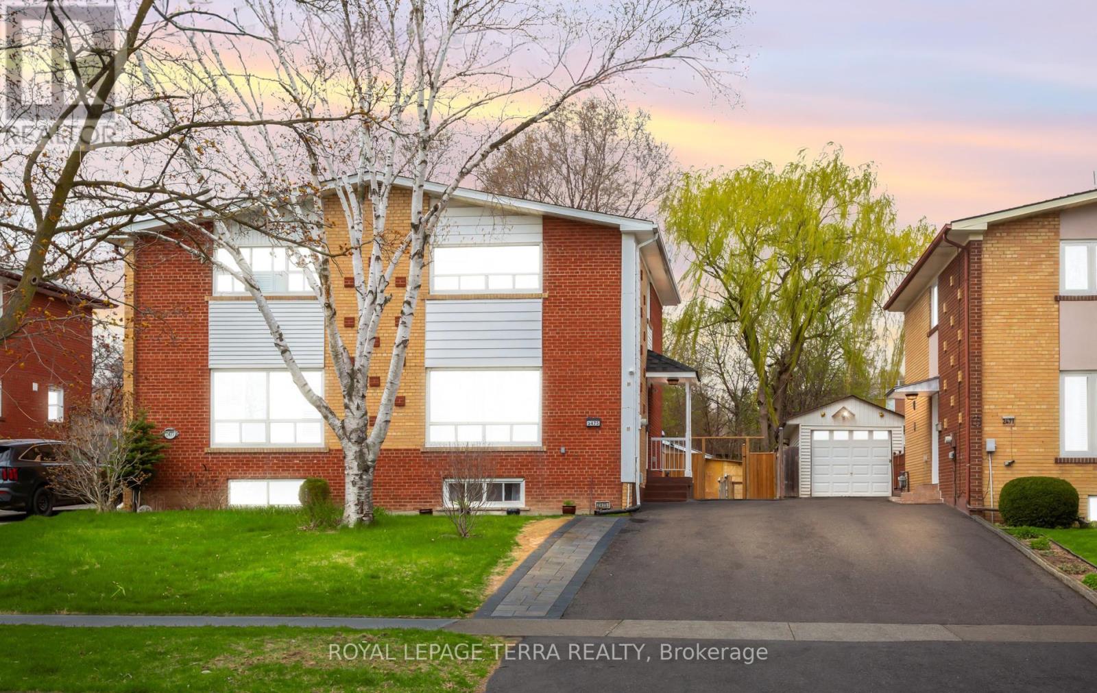 2475 BROOKHURST ROAD