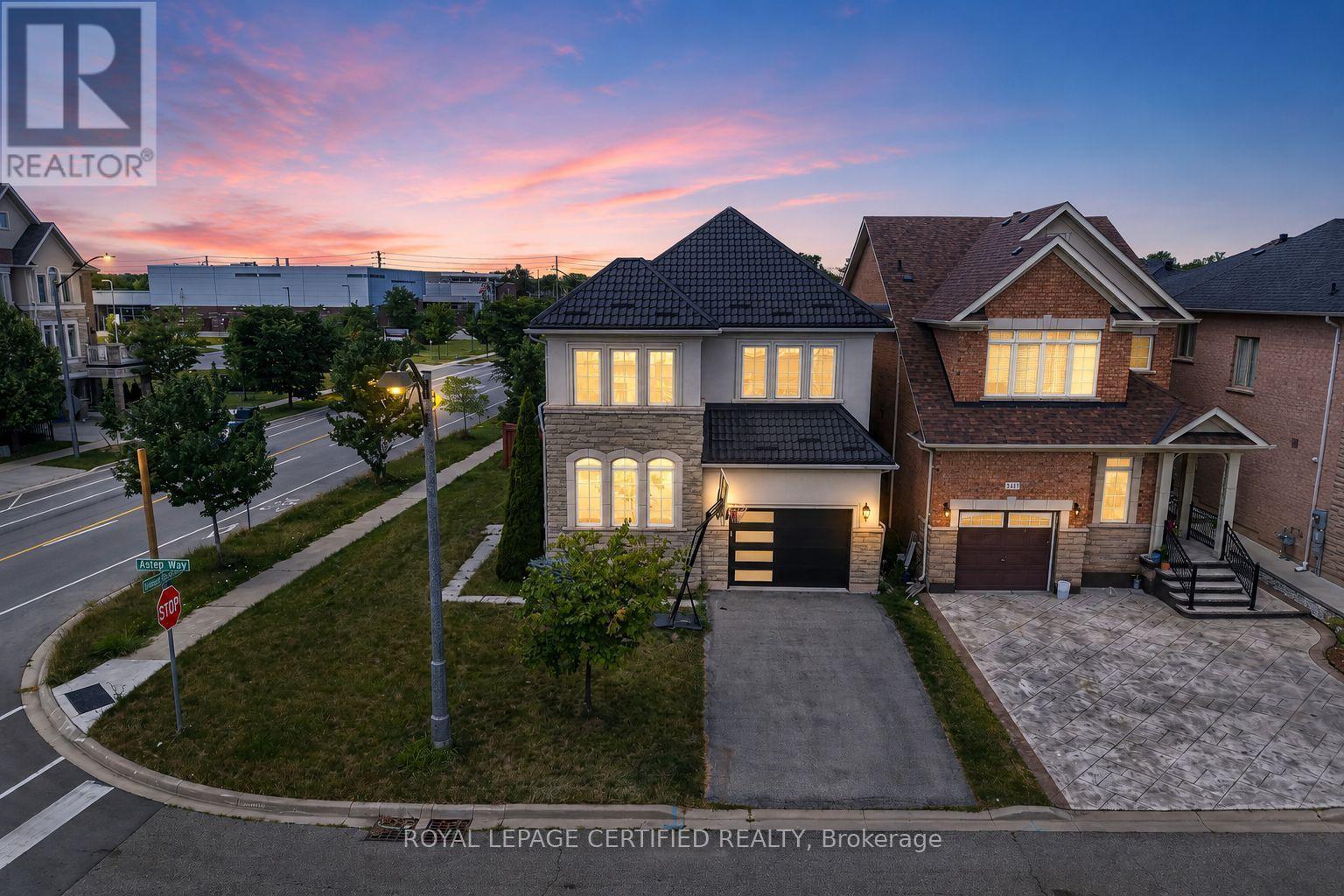 2561 GRAND OAK TRAIL