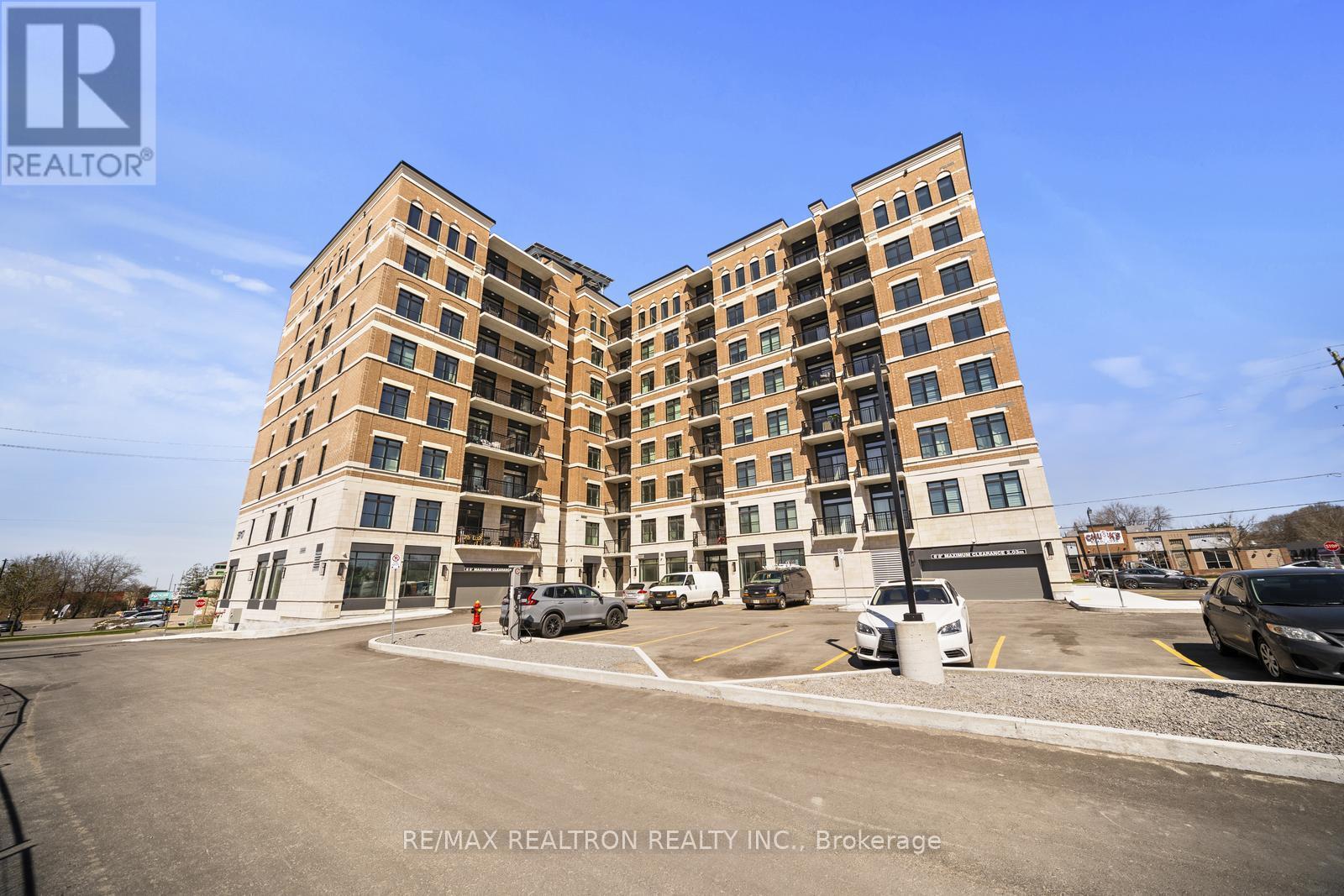 PH811 - 5917 MAIN STREET