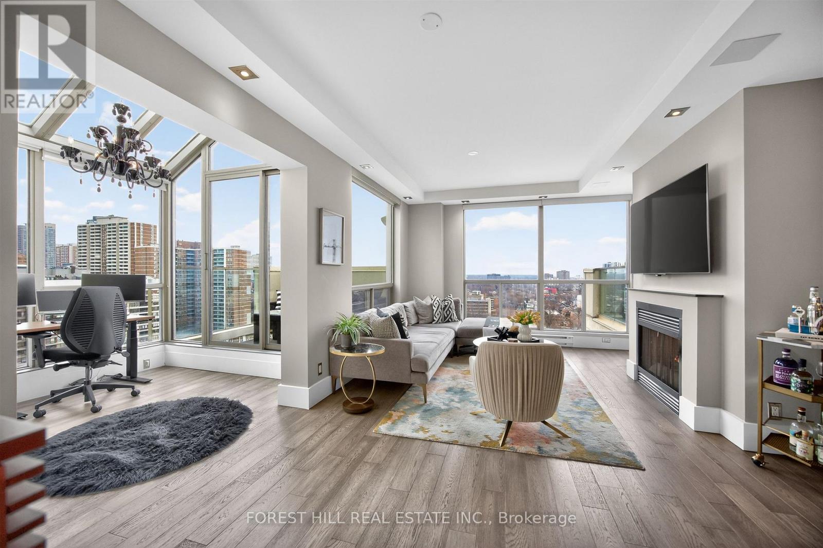 PH 3 - 298 JARVIS STREET