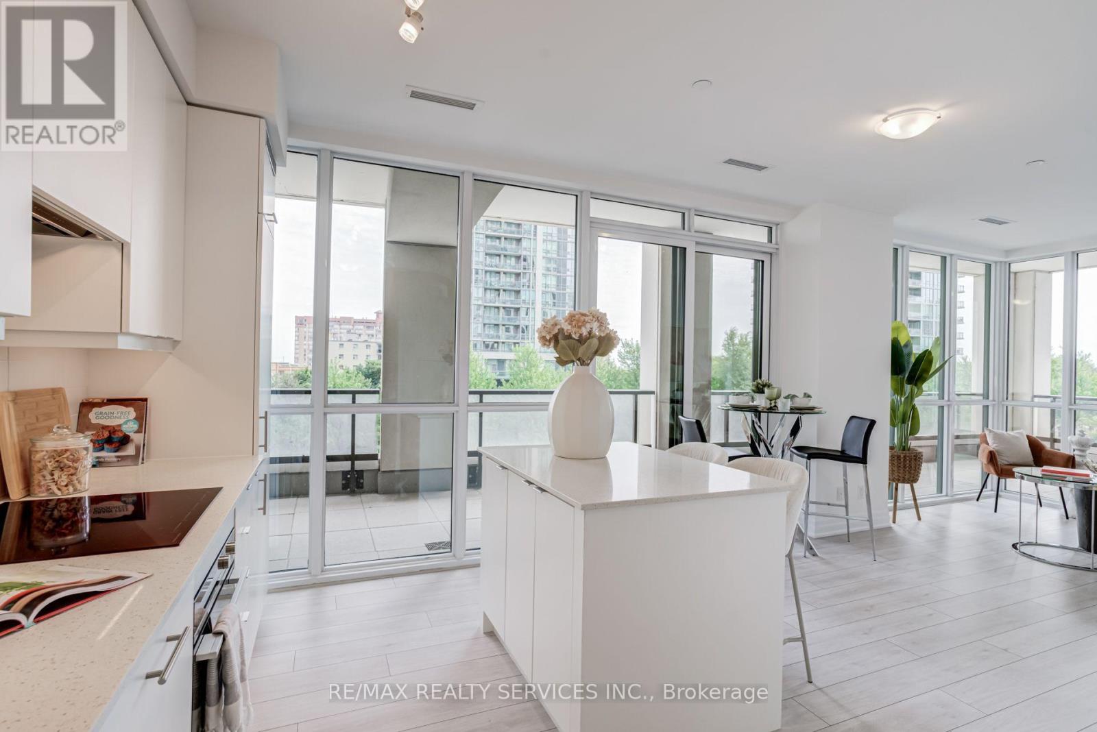 308 - 30 ELM DRIVE W