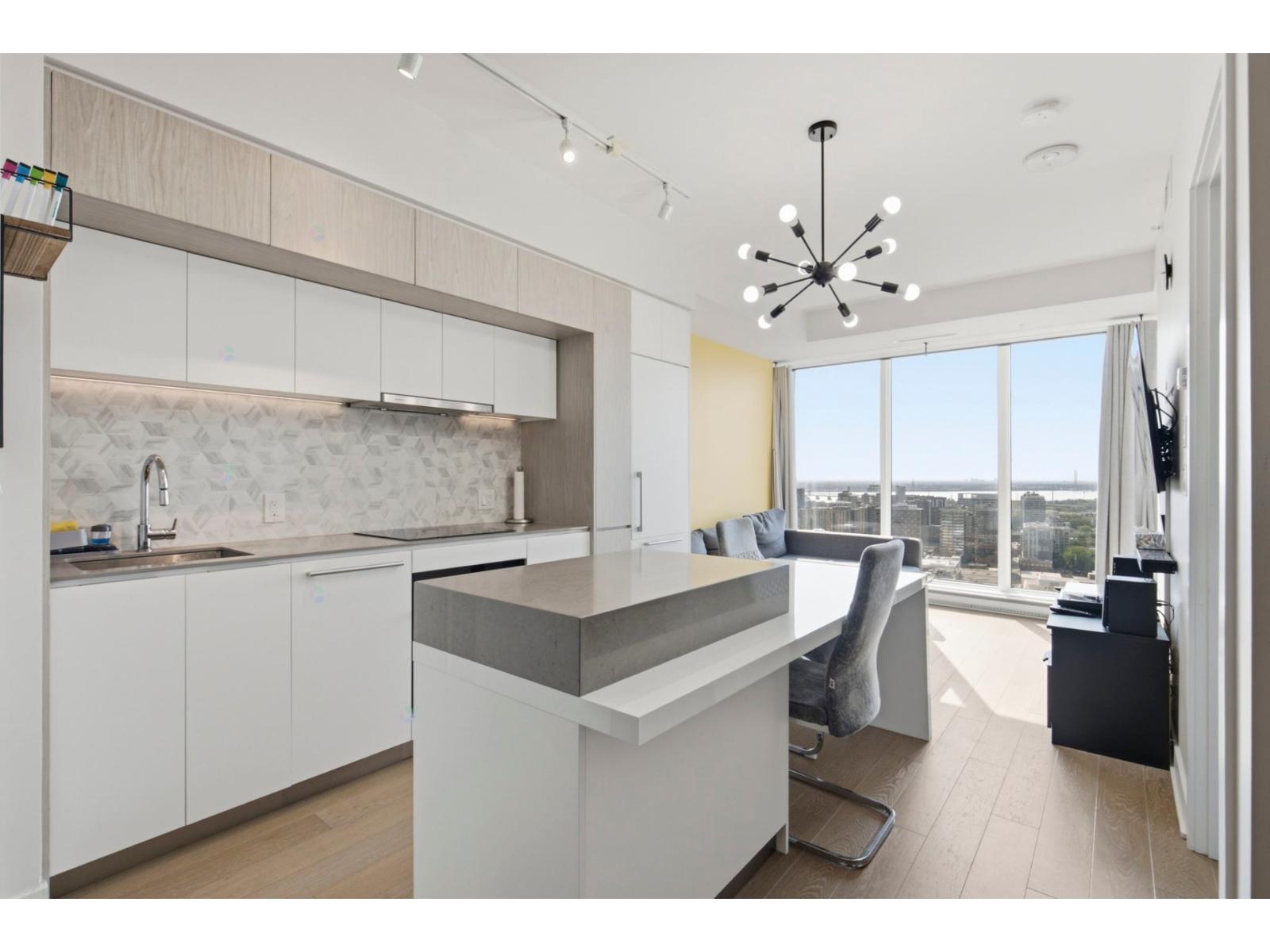 1188 Rue St-Antoine O., #3003 — photo 1