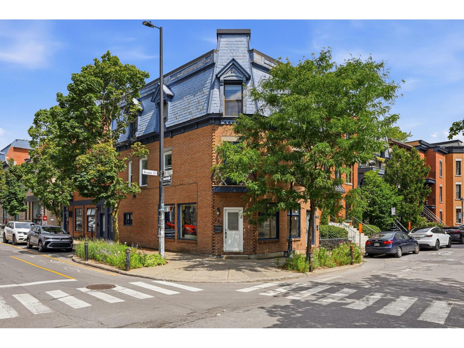 350 Rue Roy E. — photo 1