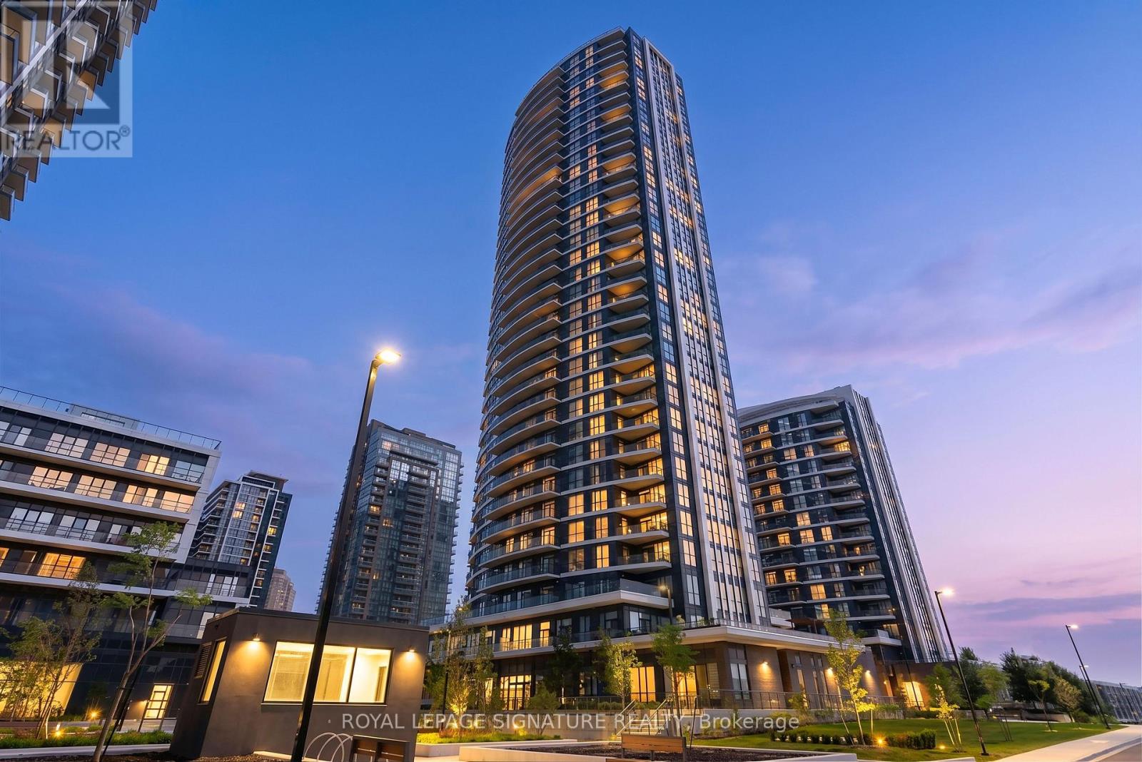 218 - 35 WATERGARDEN DRIVE