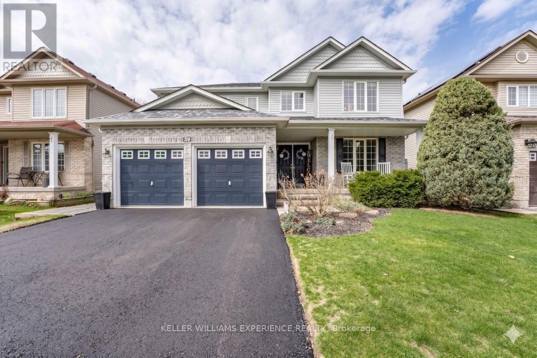 39 STONEMOUNT CRESCENT