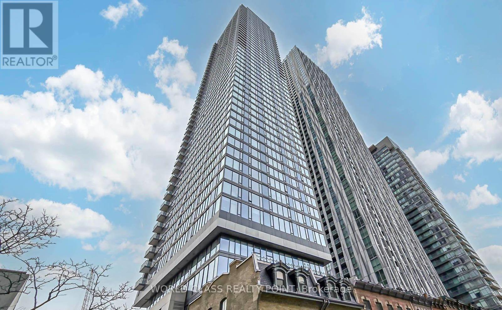 2404 - 8 CUMBERLAND STREET
