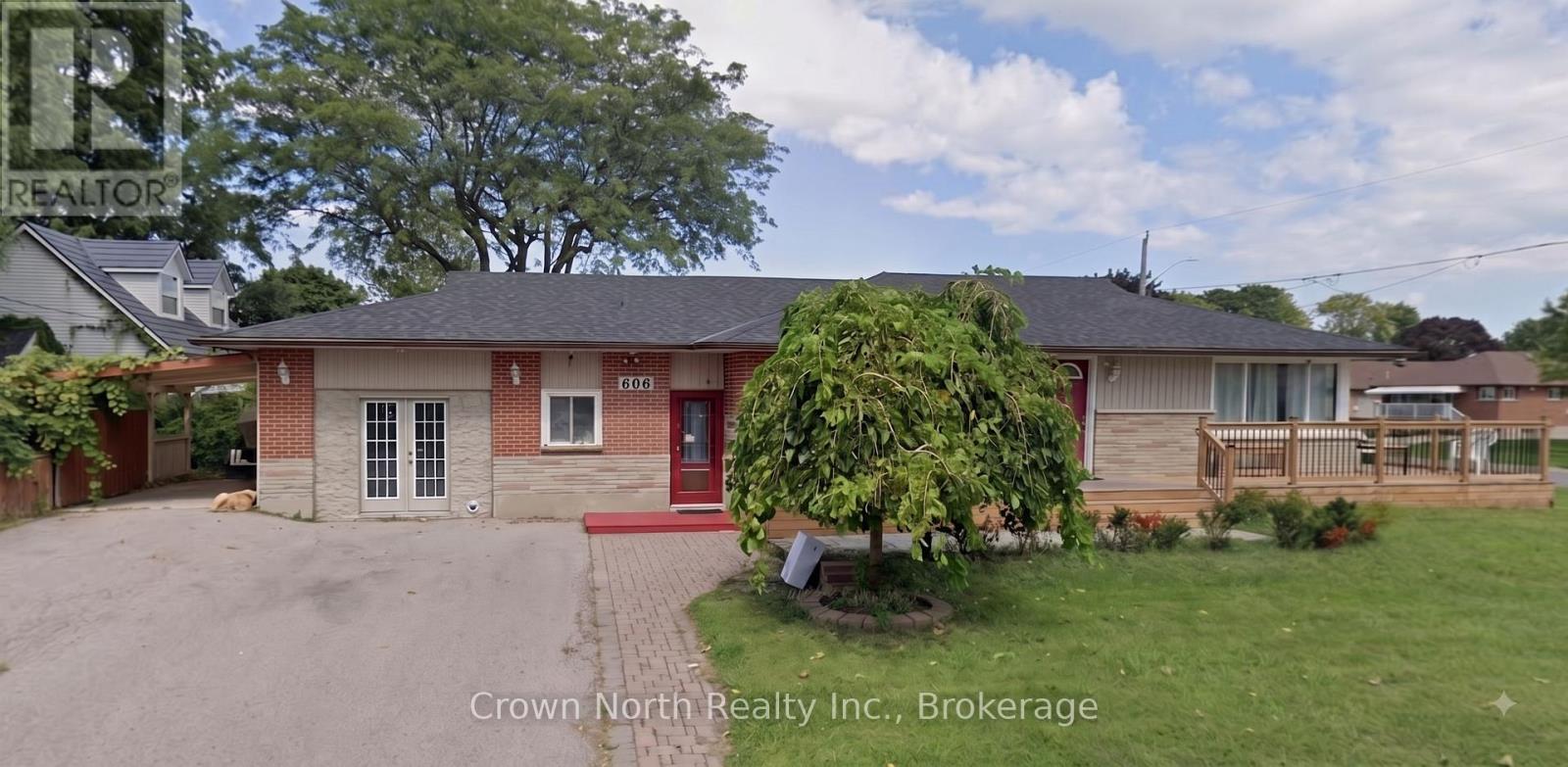 606 HOSKIN AVENUE
