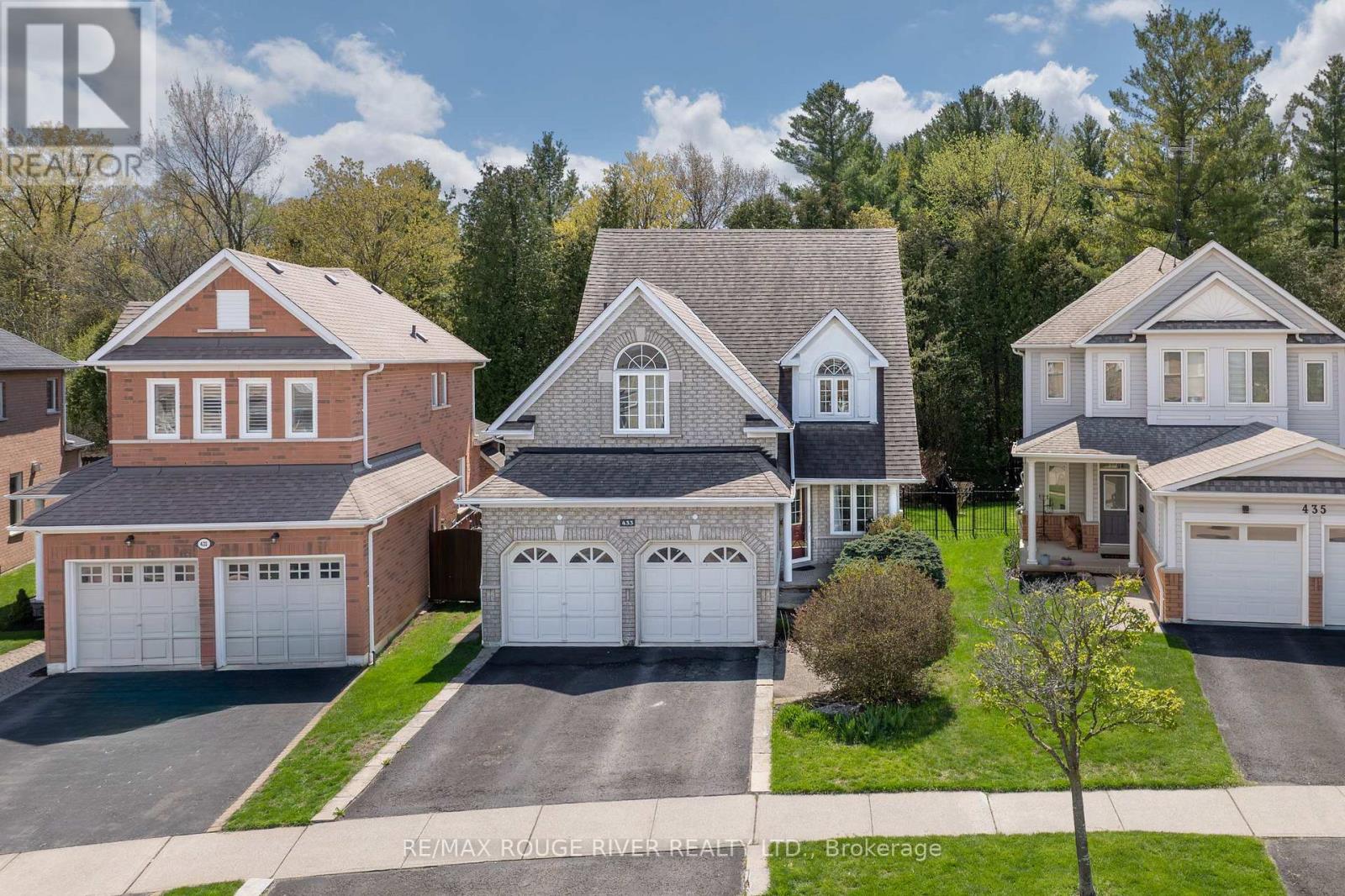 433 WOODSMERE CRESCENT