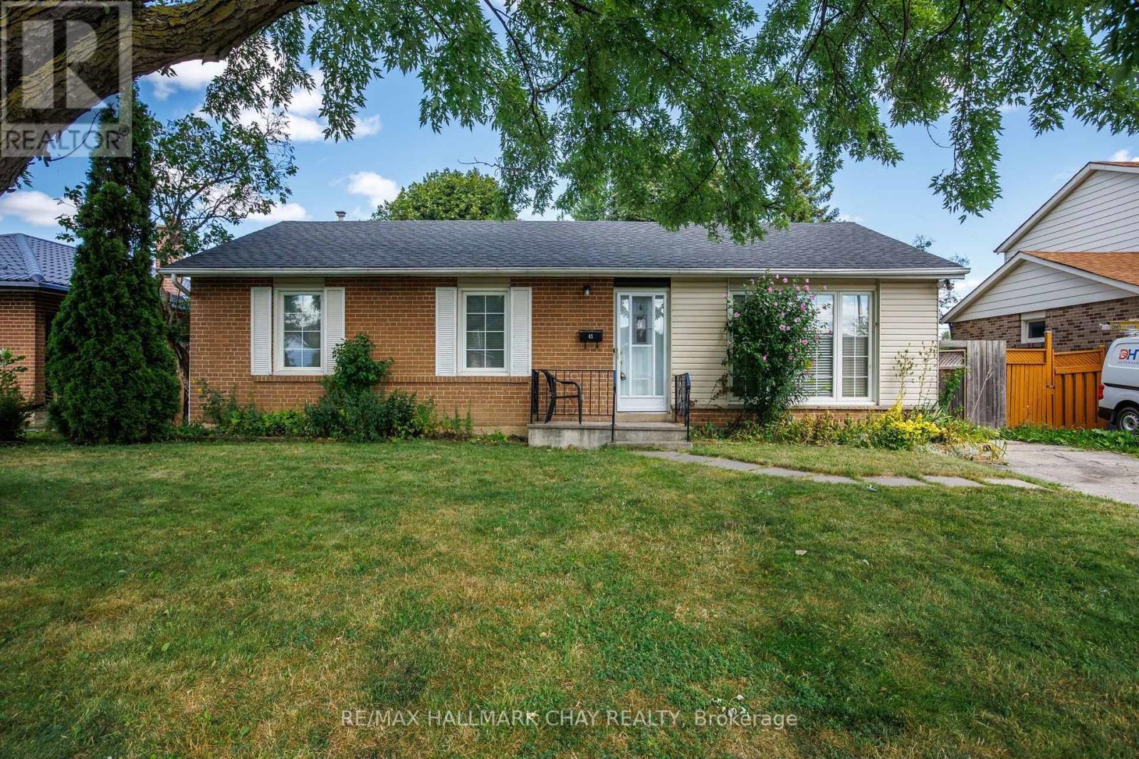 41 ABERDEEN CRESCENT