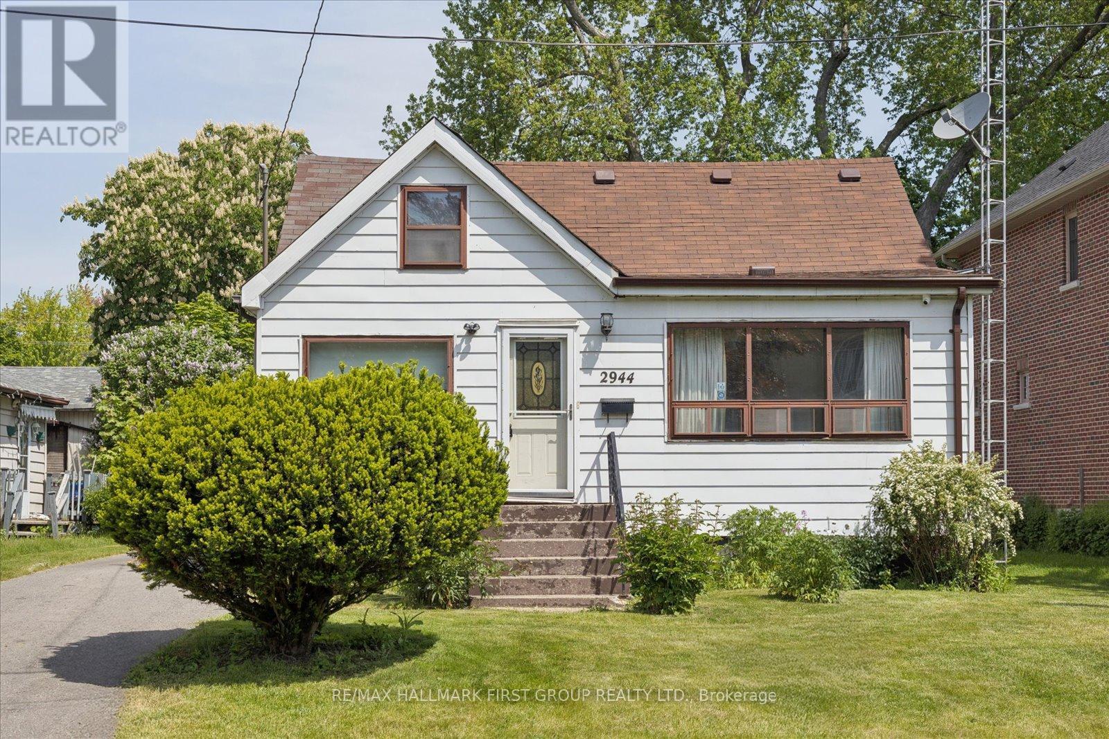 2944 EBONY STREET