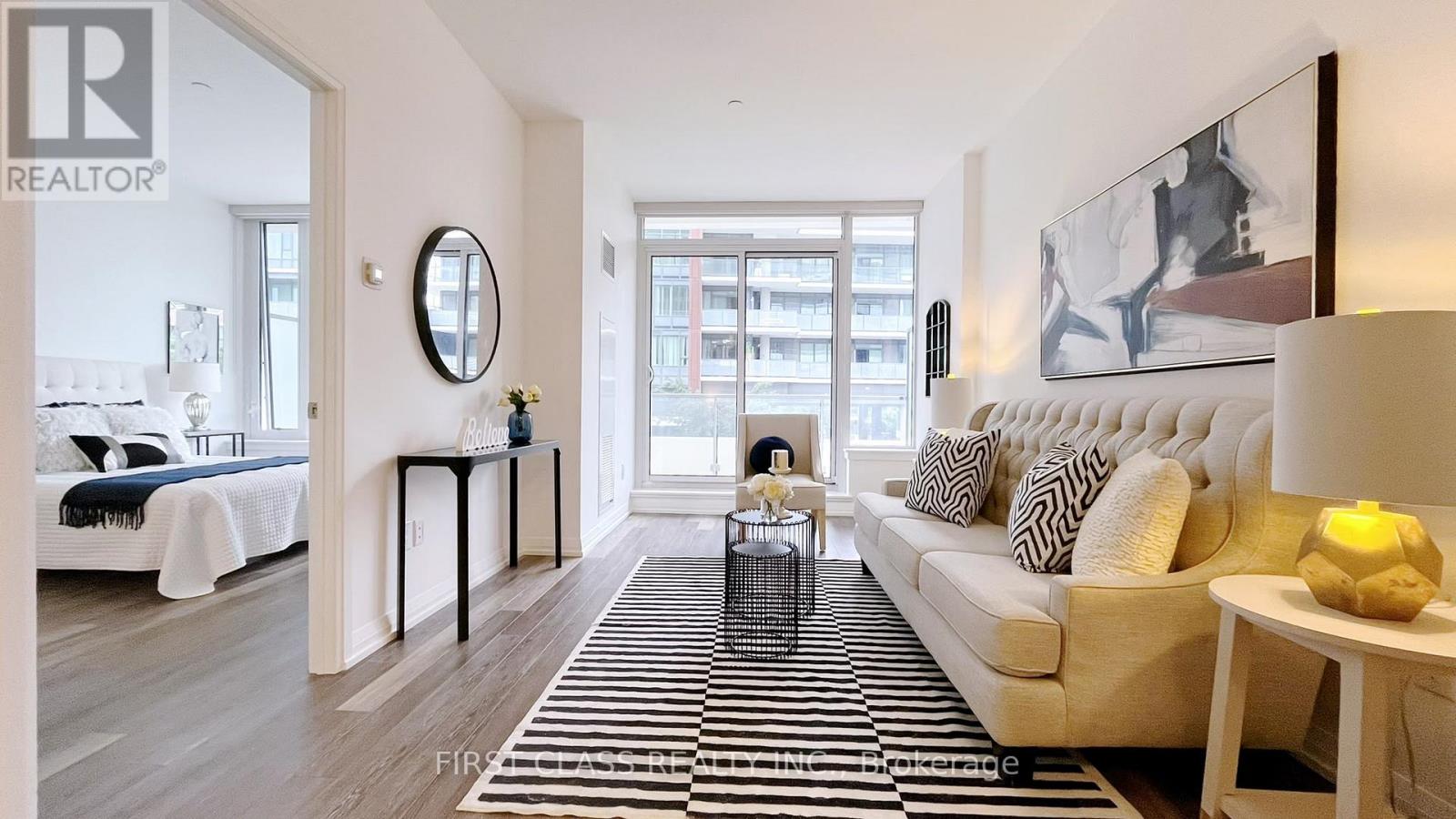 208 - 75 CANTERBURY PLACE