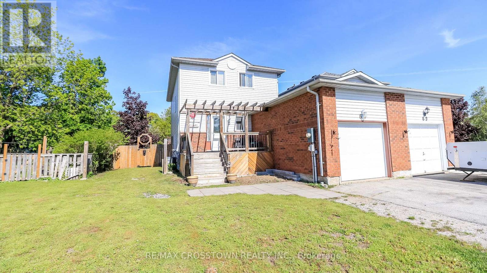 67 DONALD CRESCENT