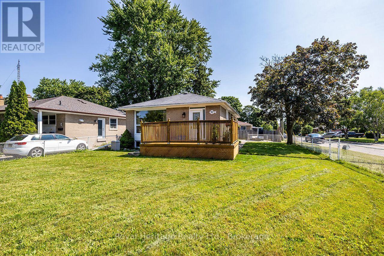 42 THORNCROFT CRESCENT