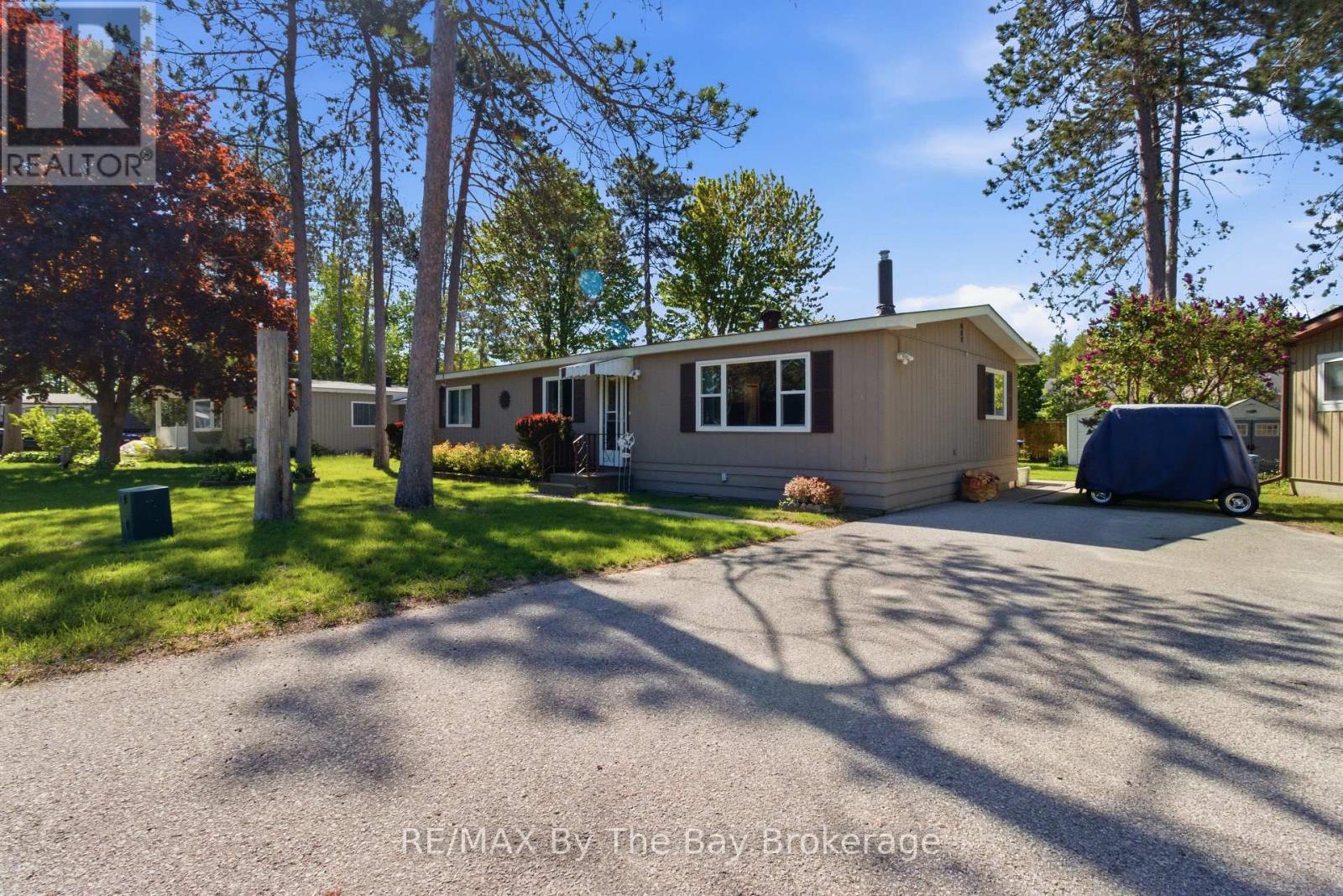 3 GOLF AVENUE