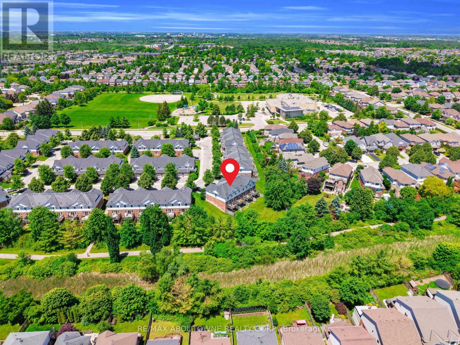 15 - 151 CLAIRFIELDS DRIVE E