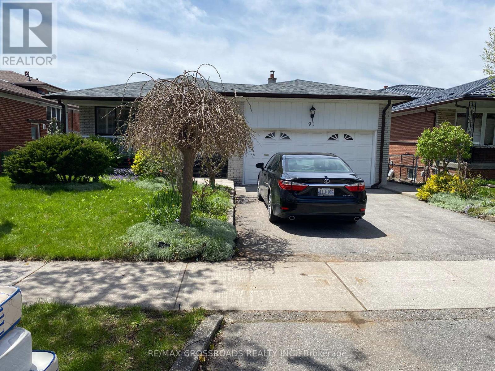 91 BICKERTON CRESCENT