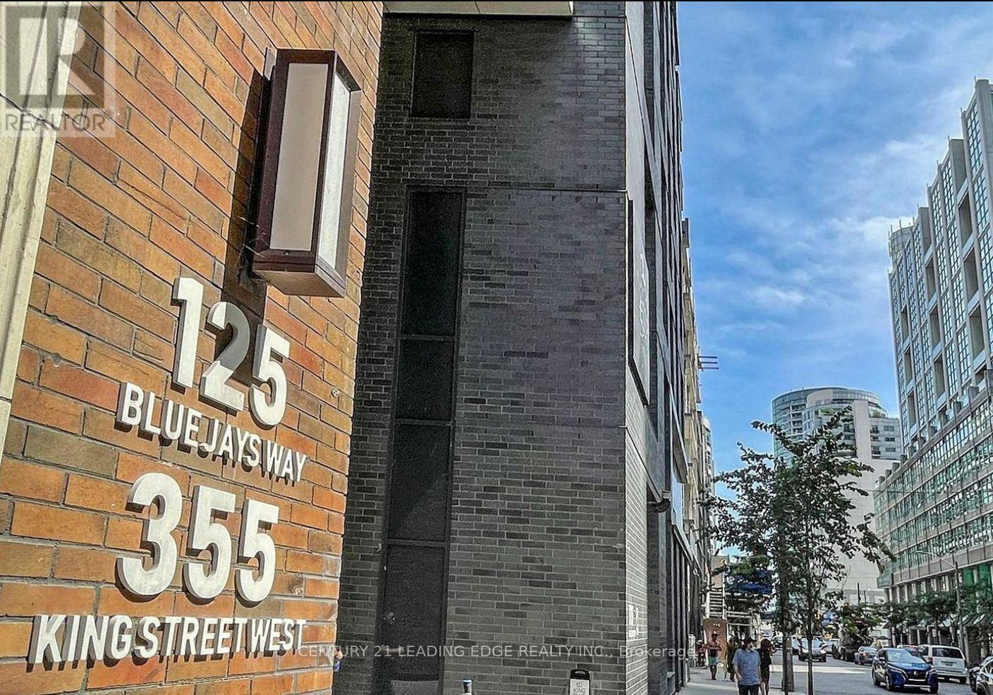 3303 - 125 BLUE JAYS WAY