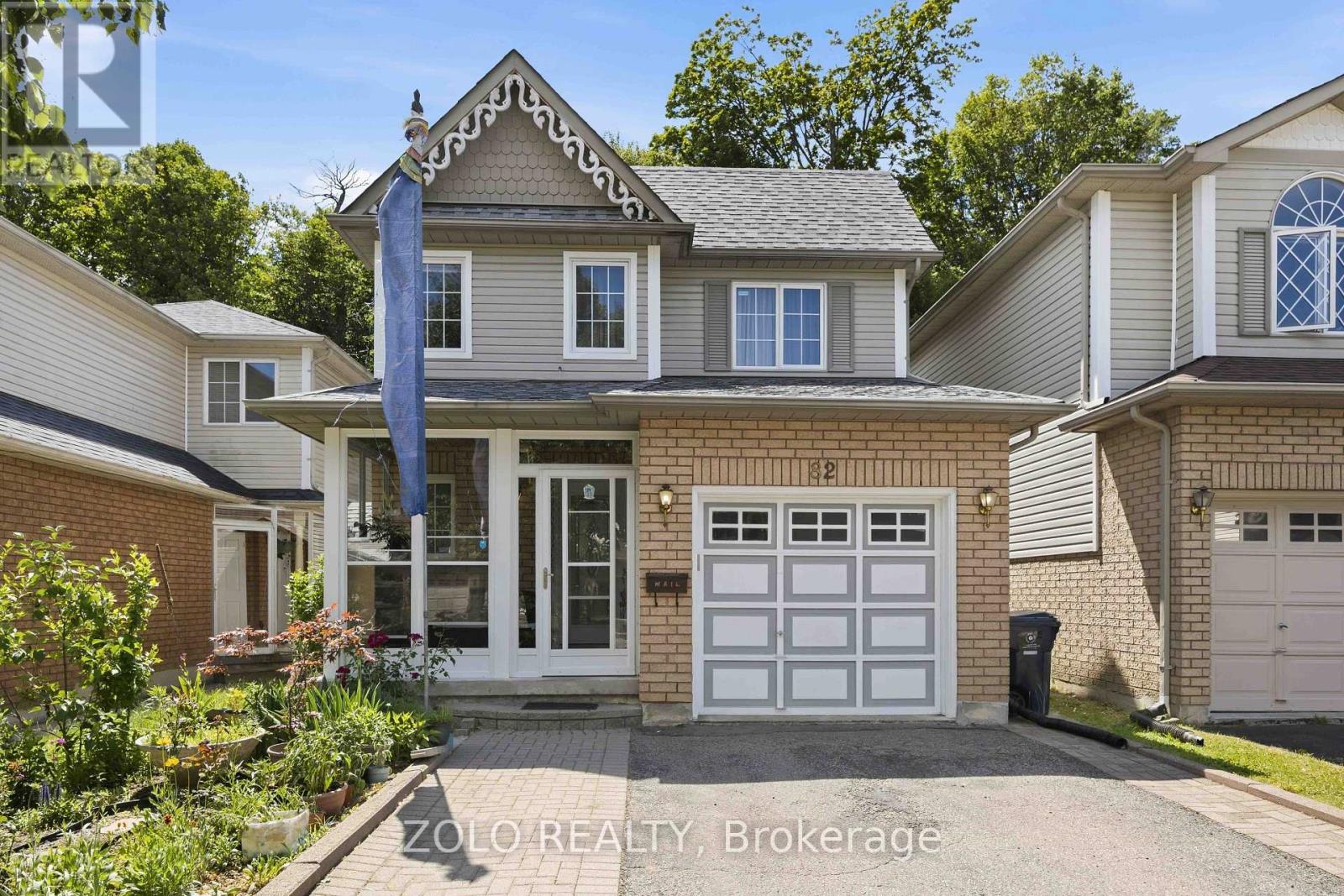 82 PIPERBROOK CRESCENT