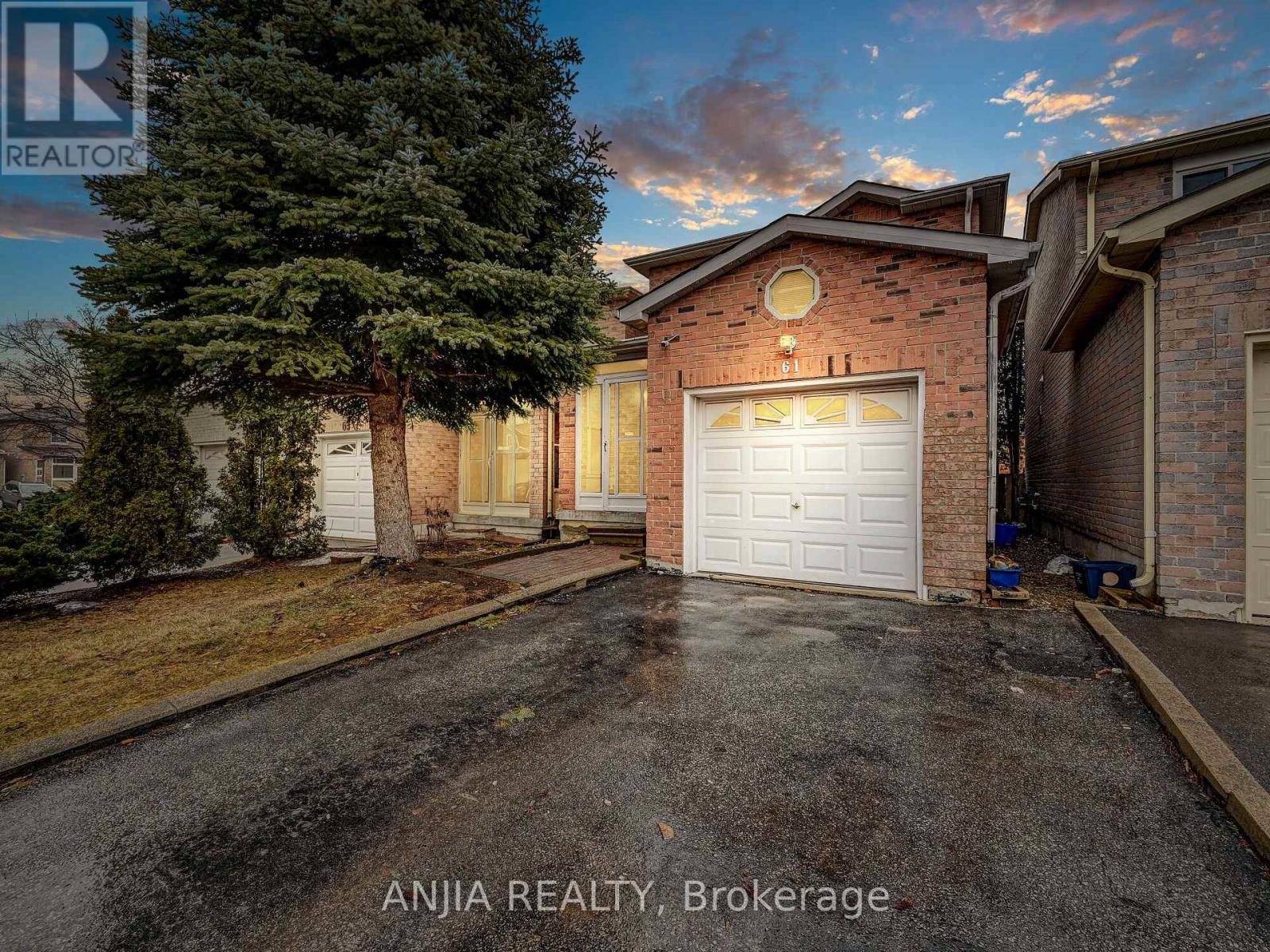61 SORRELL CRESCENT