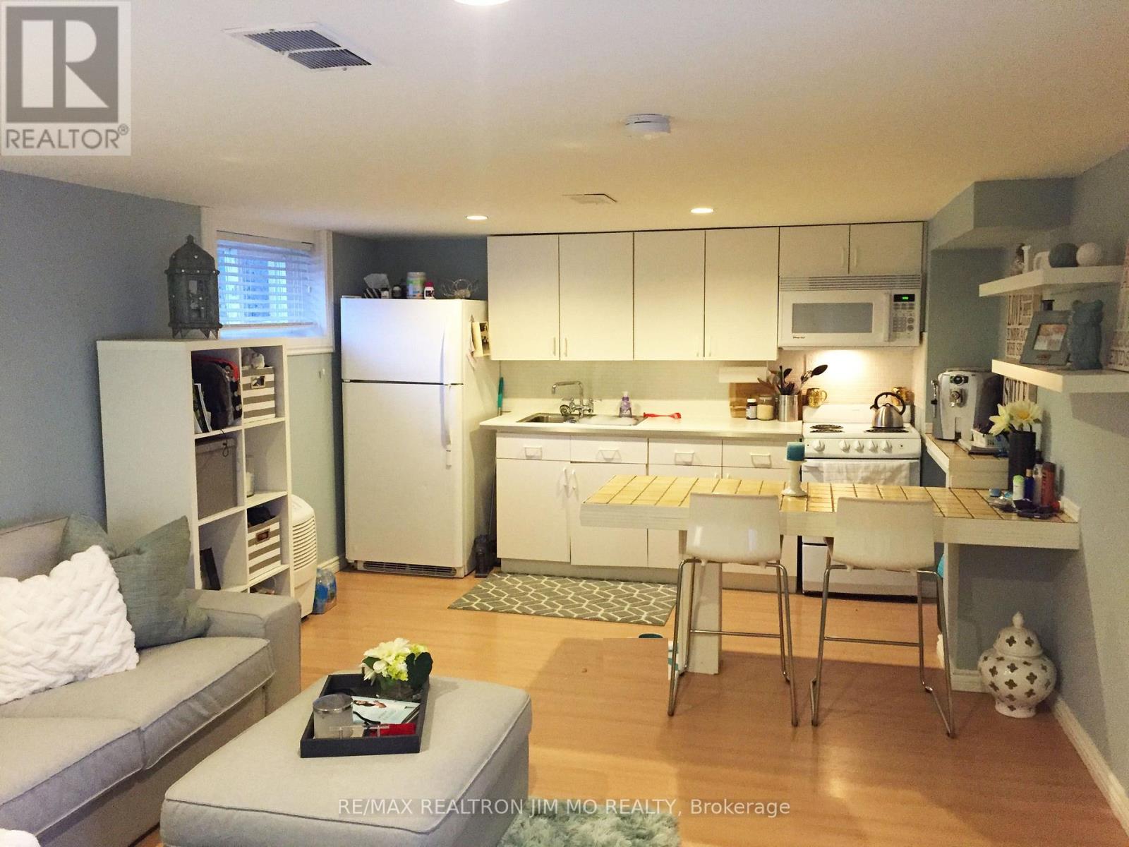BASEMENT - 192 MAXOME AVENUE