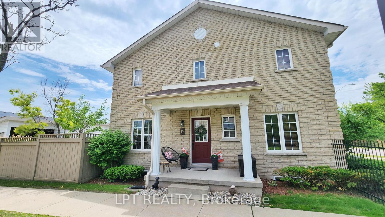 17 SILVER MAPLE CRESCENT