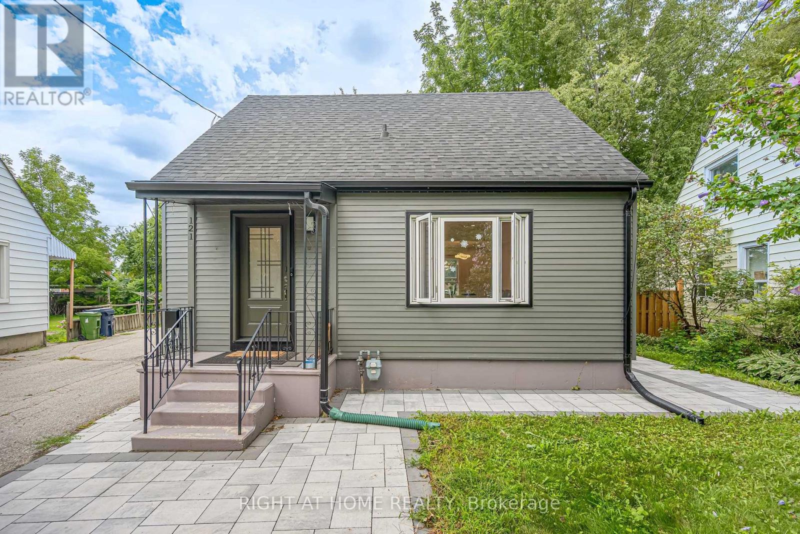 121 HEARST CIRCLE