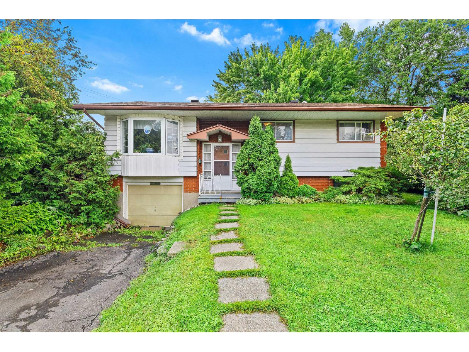 575 Rue Bellevue