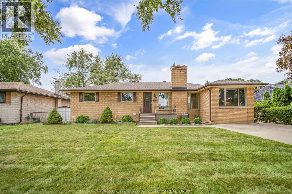 For sale: 2675 MARK AVENUE, Windsor, Ontario N9E2W4 - 26020314 | REALTOR.ca