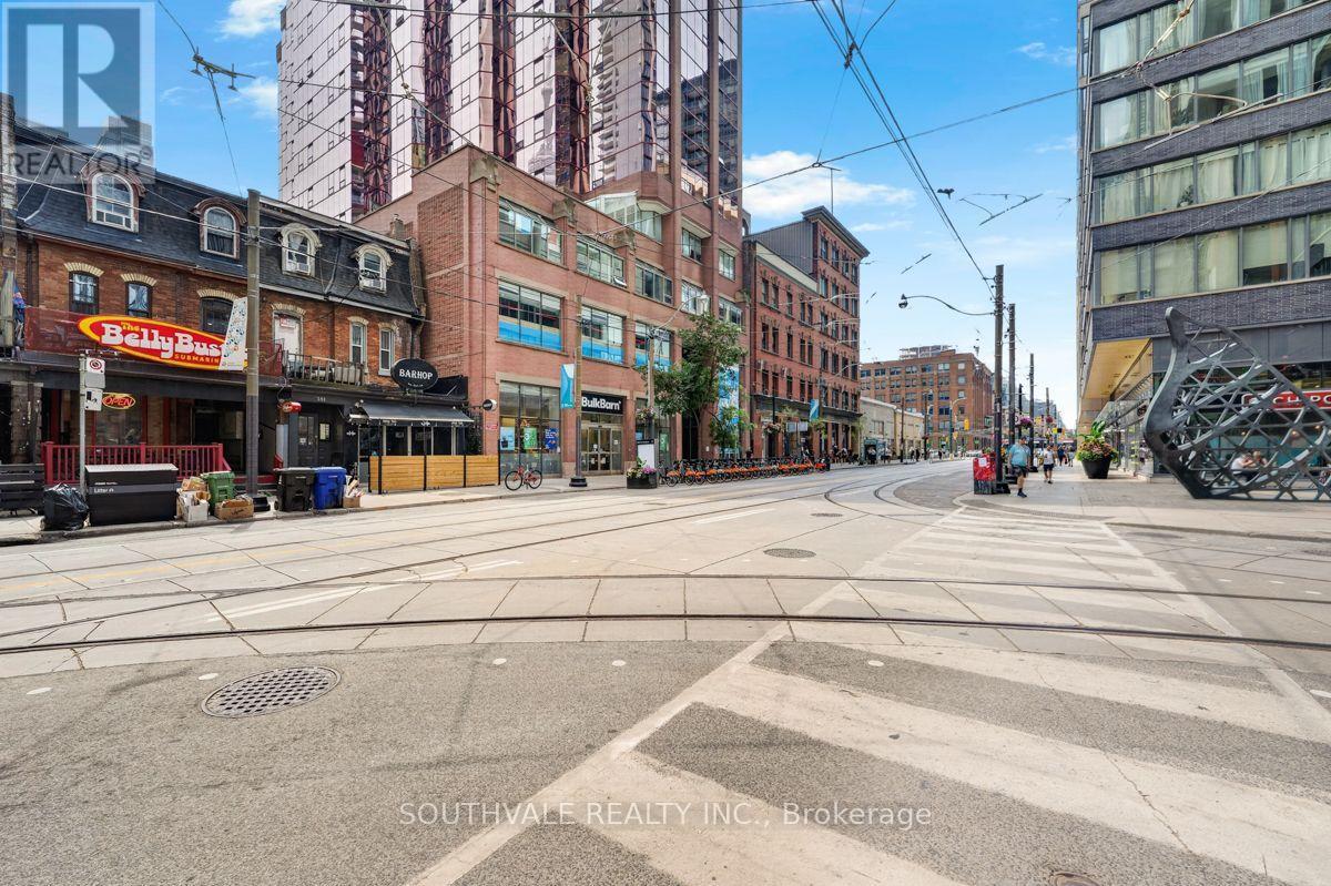 1107 - 393 KING ST. W
