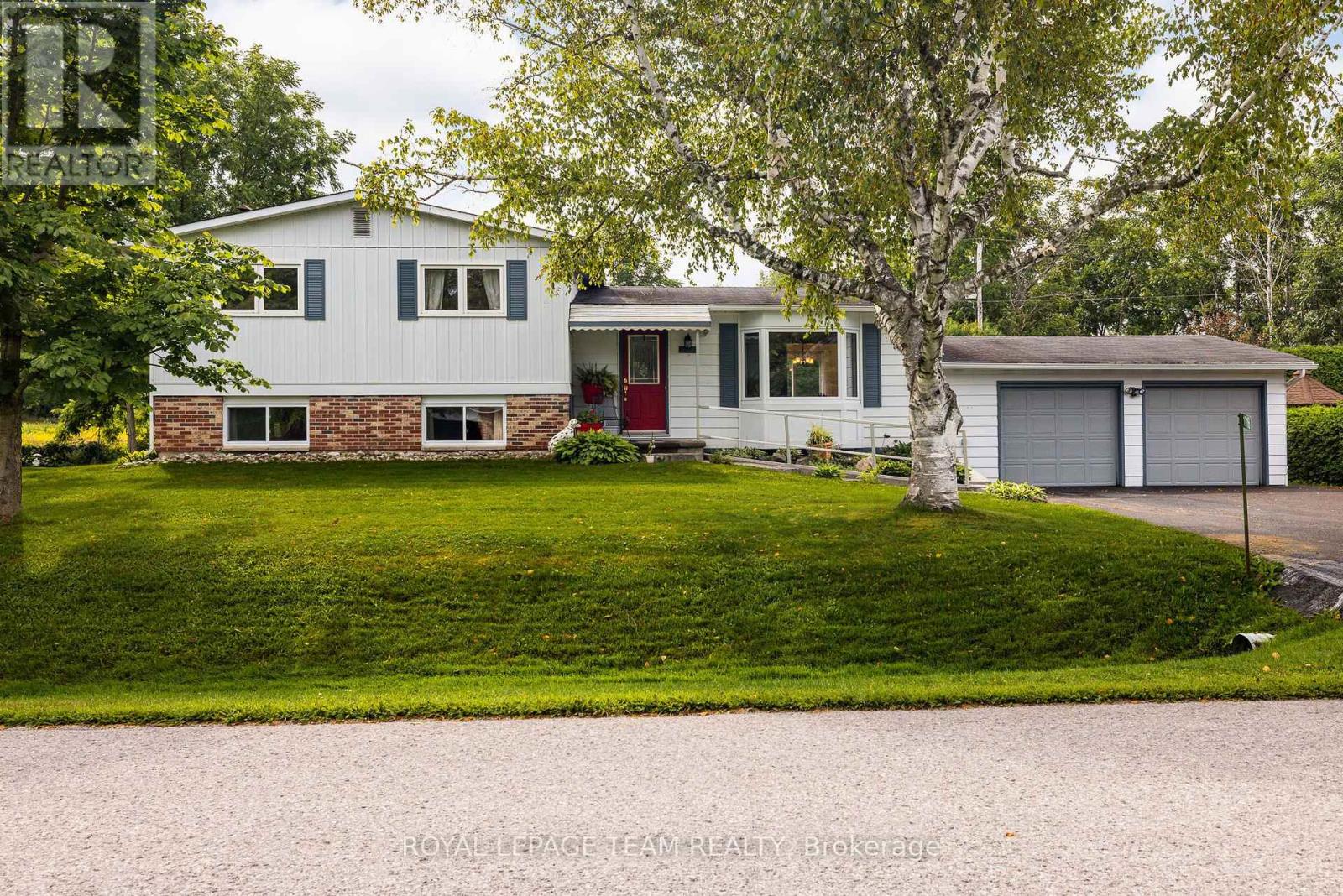 À vendre : 1016 BOUCHER CRESCENT, Ottawa, Ontario K4M1B3 - X13700900 ...