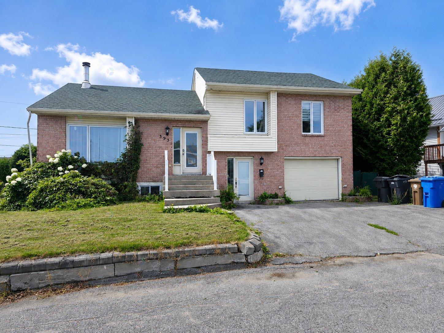393 Rue Bourgoing — photo 1