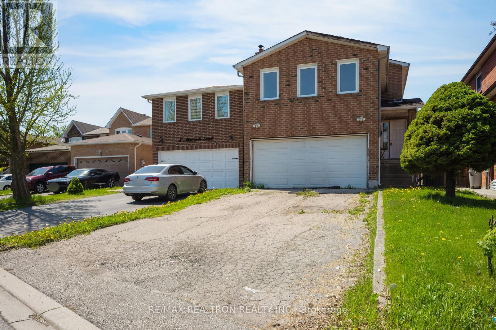 6 ALBEMARLE COURT
