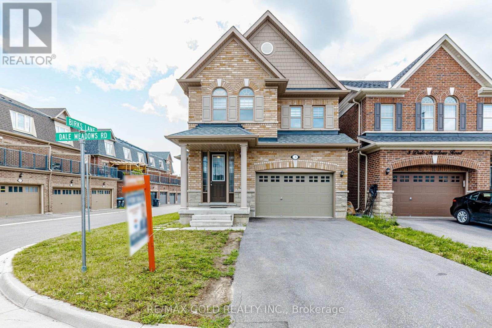 3 DALE MEADOWS ROAD