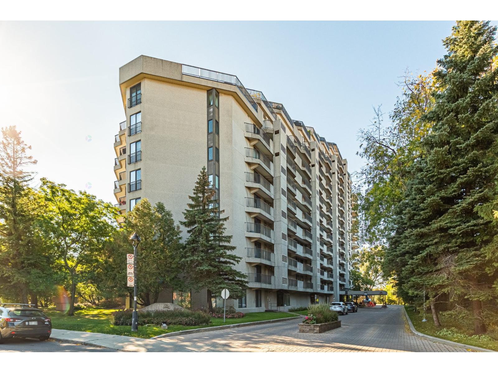 6150 Av. du Boisé