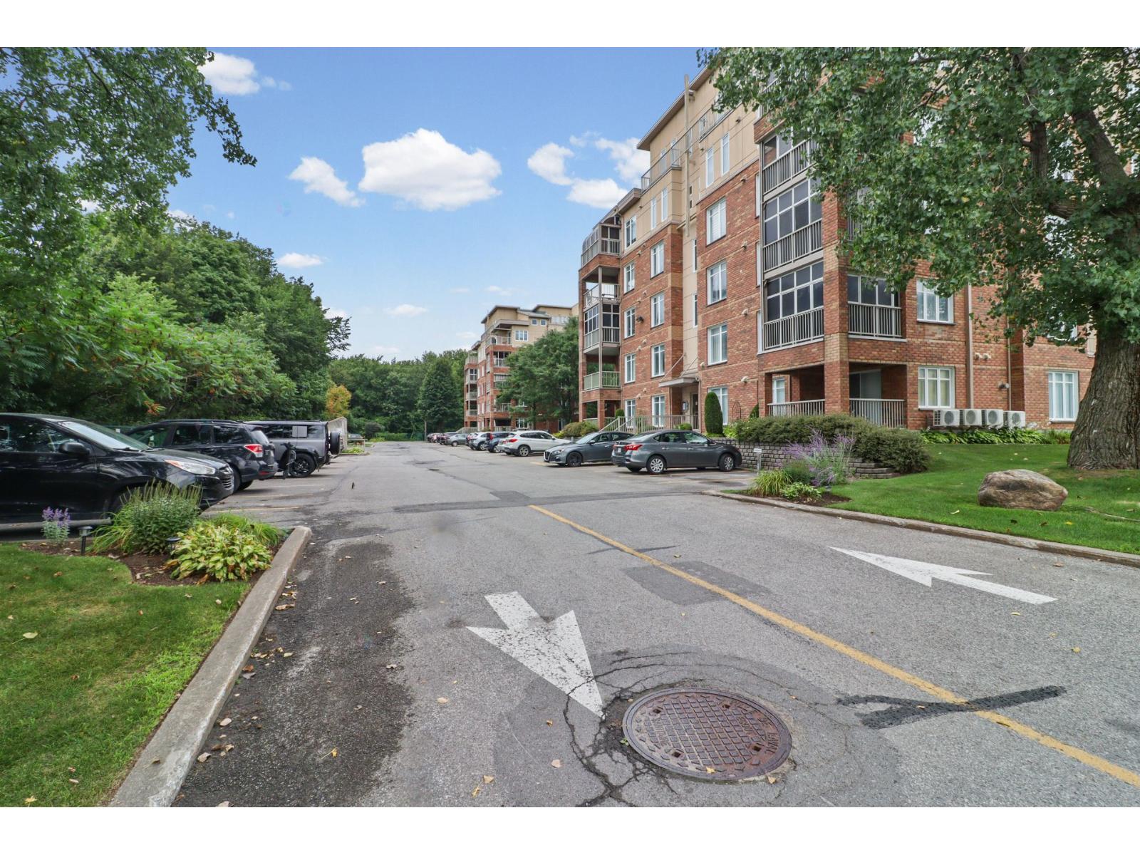 2355 Boul. St-Martin E., #303 — photo 3