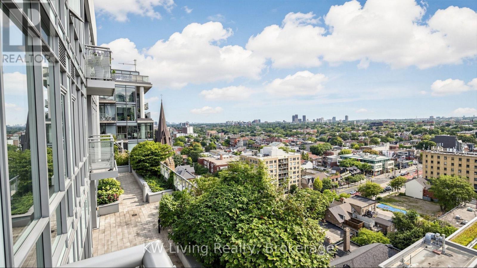 LPH10 - 525 ADELAIDE STREET W