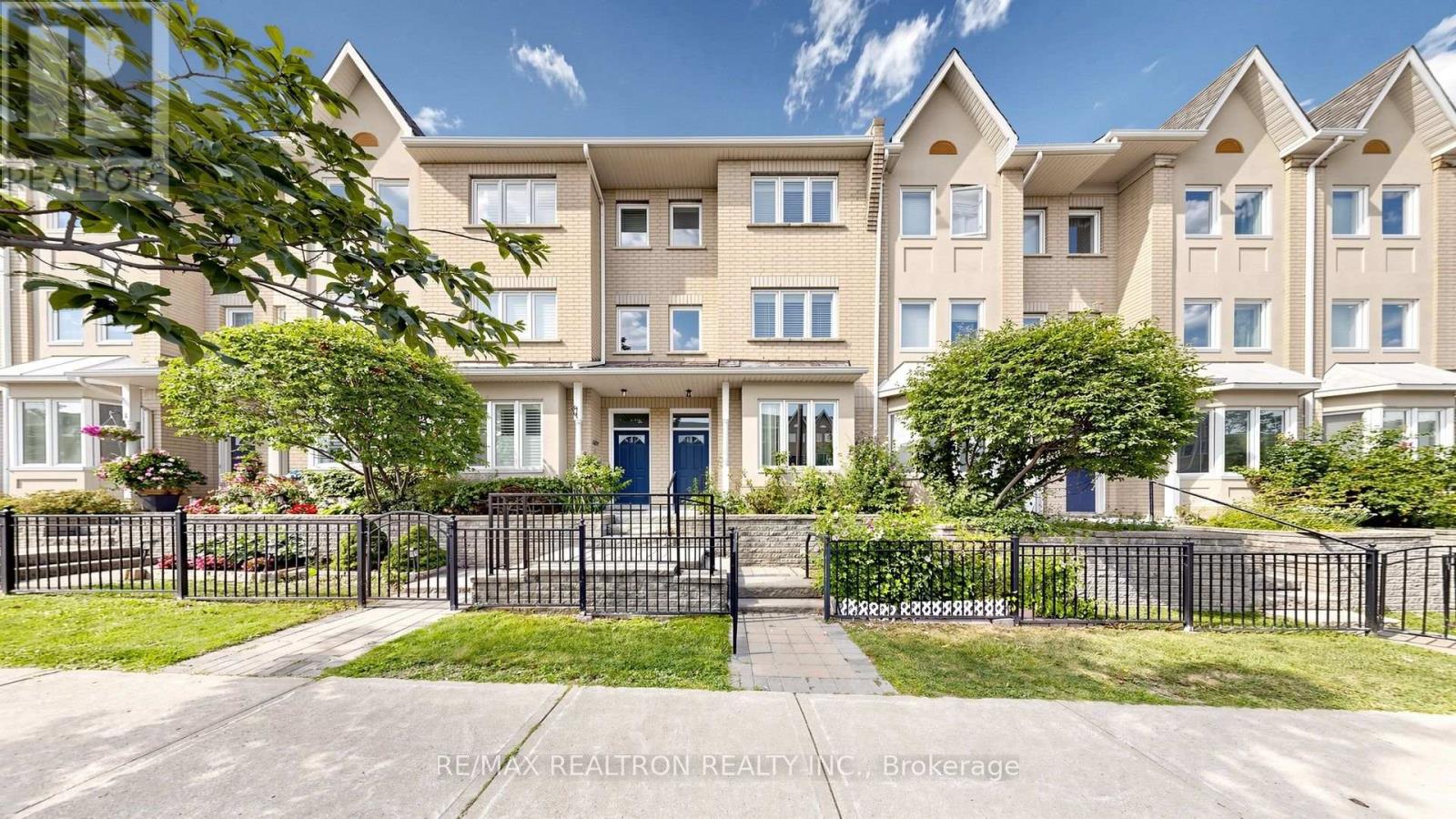 610 - 28 ROSEBANK DRIVE